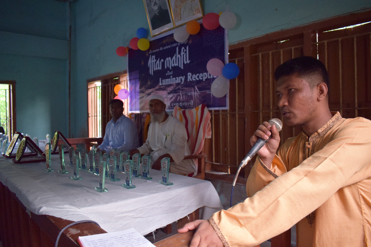 মাতৃভূমি শোভনালী'র আয়োজনে ইফতার মাহফিলে বক্তব্য প্রদানের সময় ।