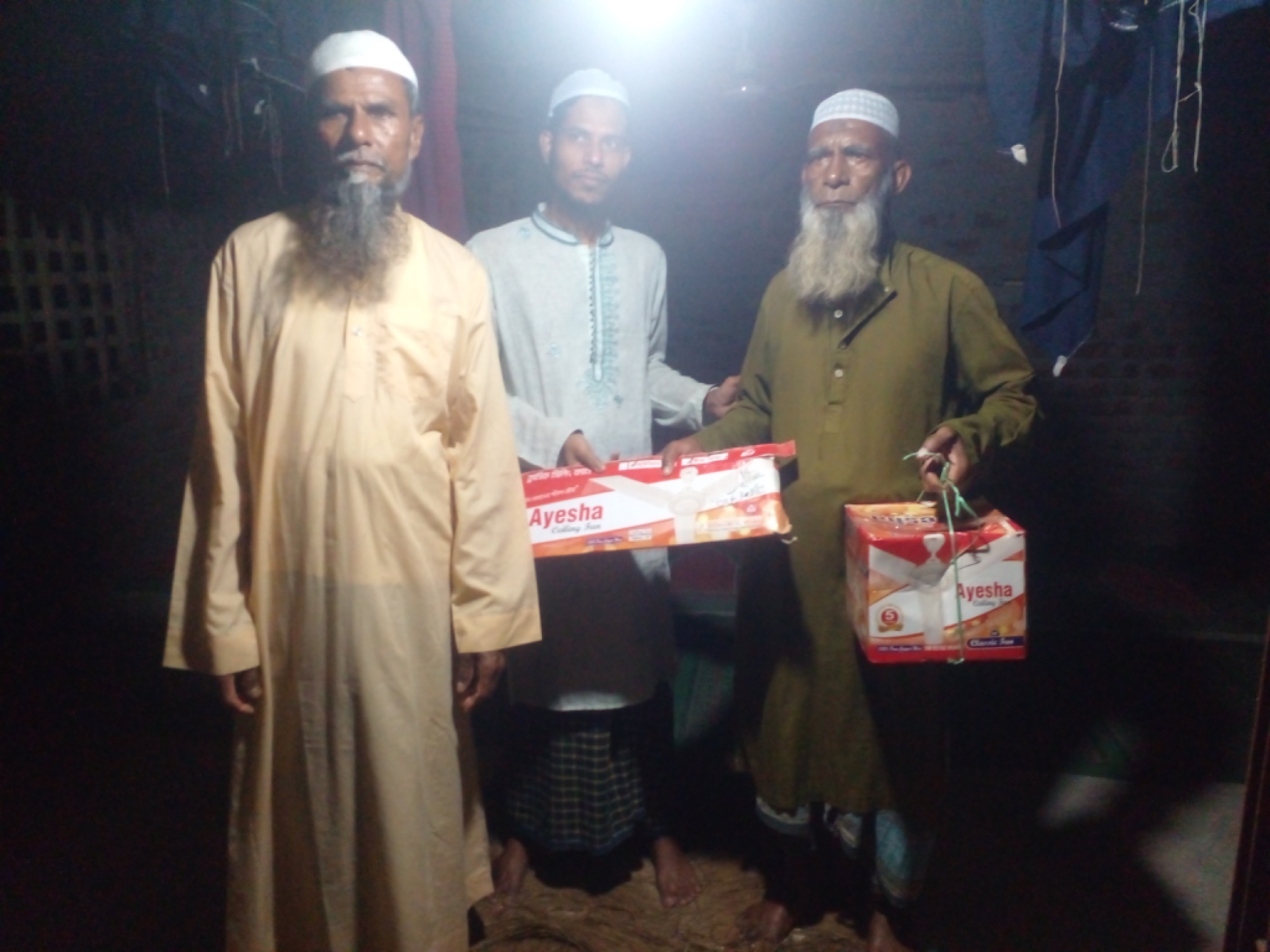 টিনের মসজিদে ফ্যান বিতরণ
